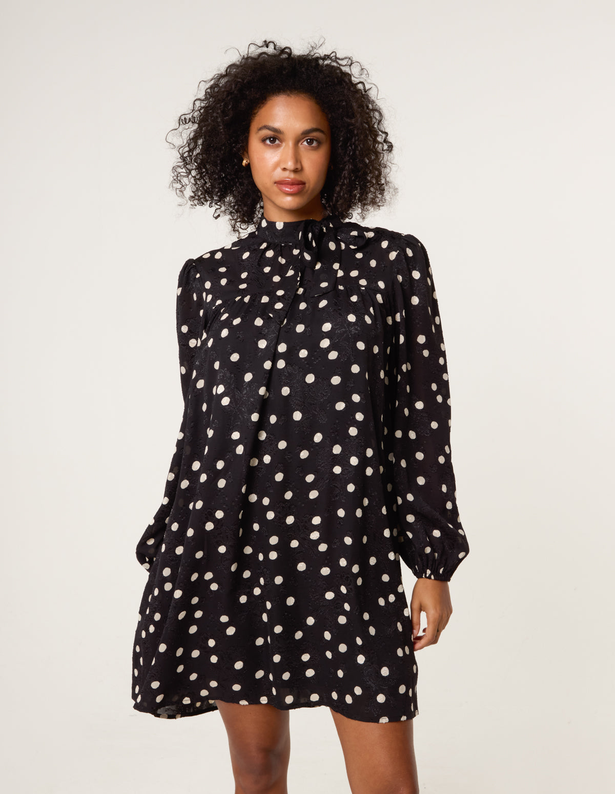 AW25266-BLACK-28804.jpg