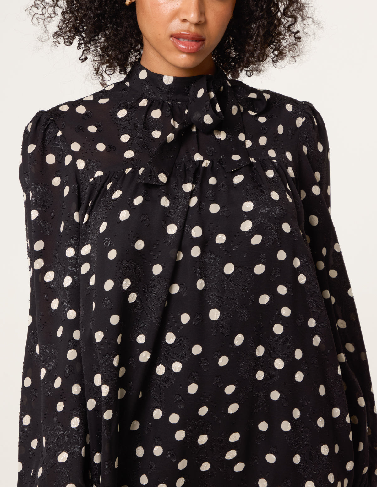 AW25266-BLACK-28811.jpg