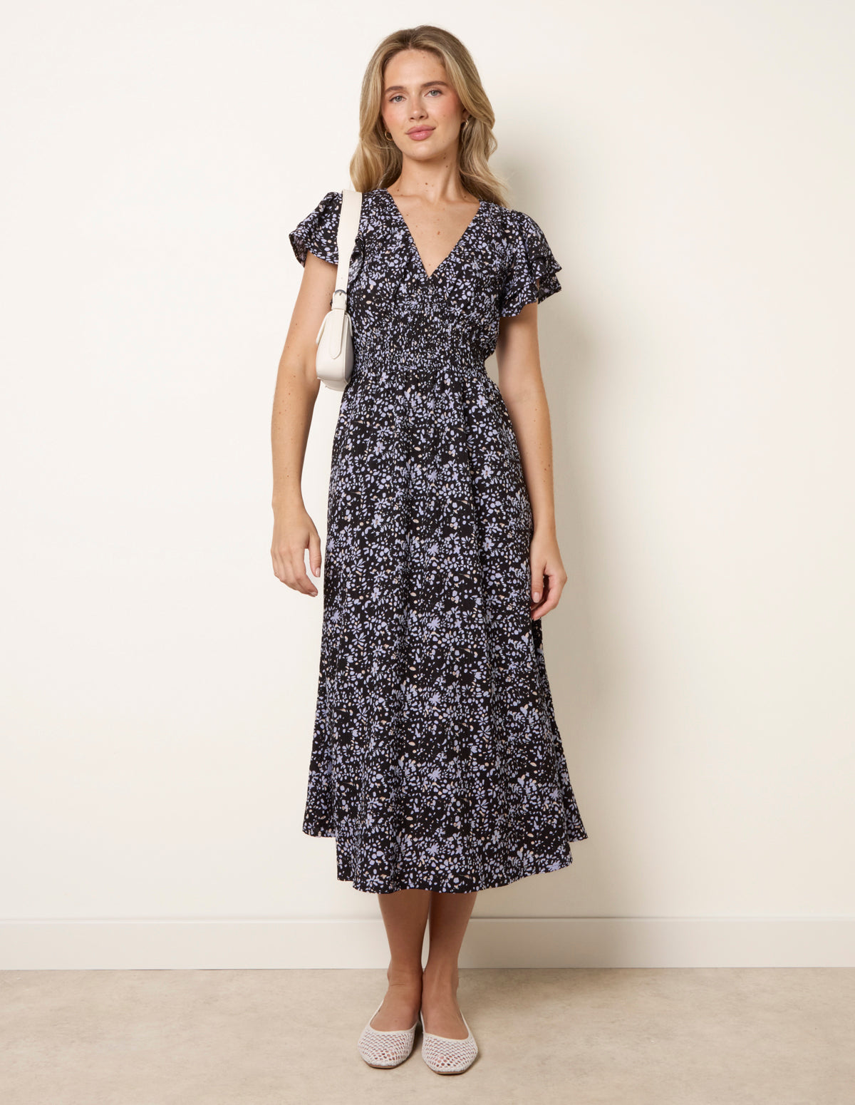 aw26016-blackpattern-0600.jpg