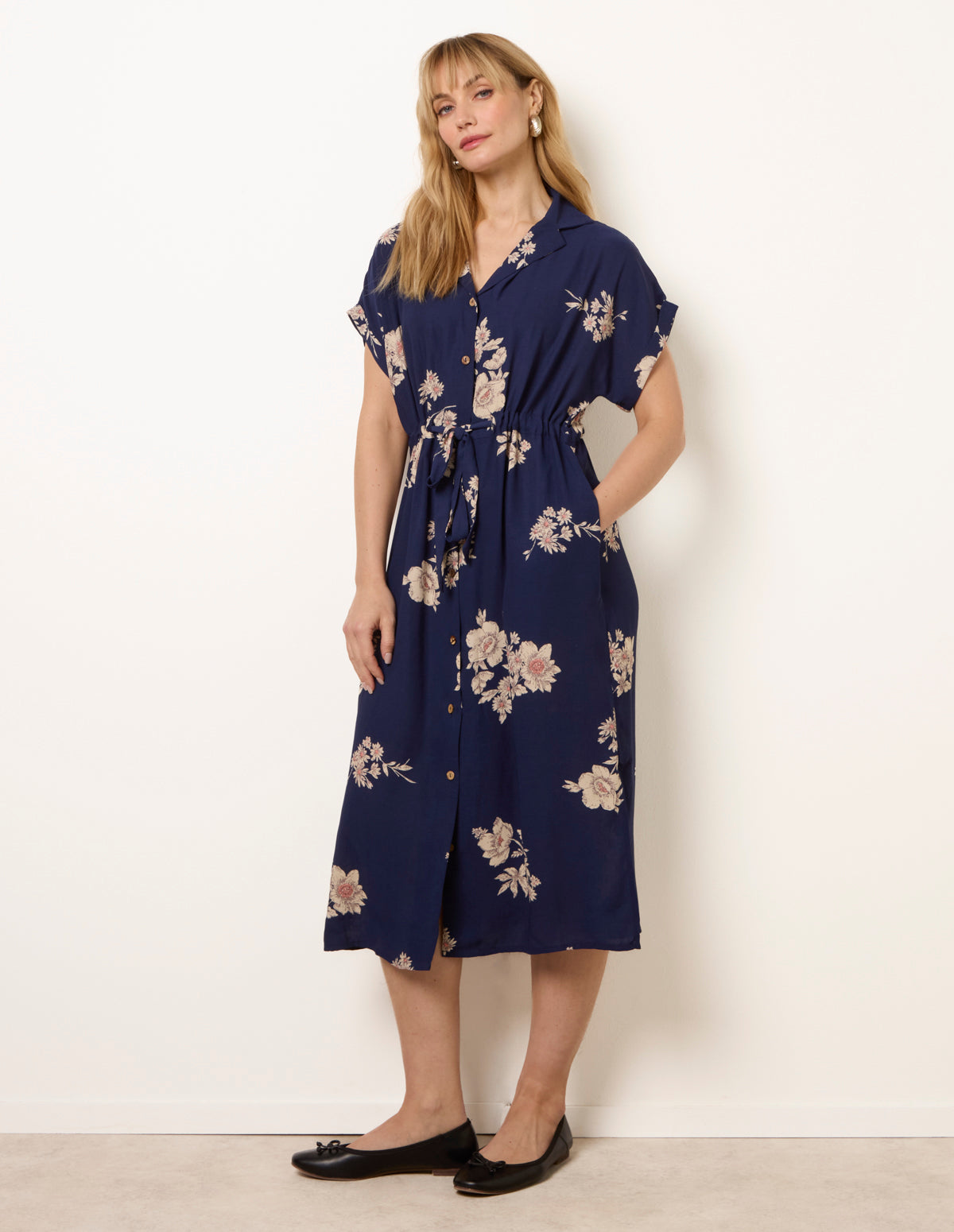 bv269897-navy-28171.jpg
