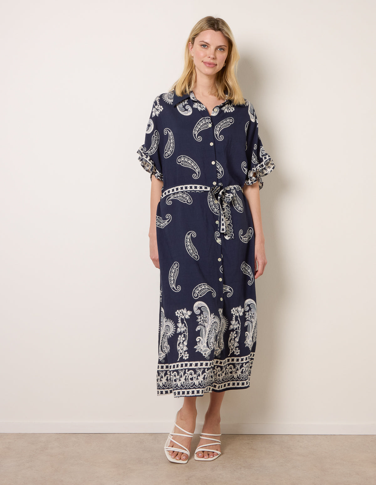 bv3916-navyivory-13900170.jpg