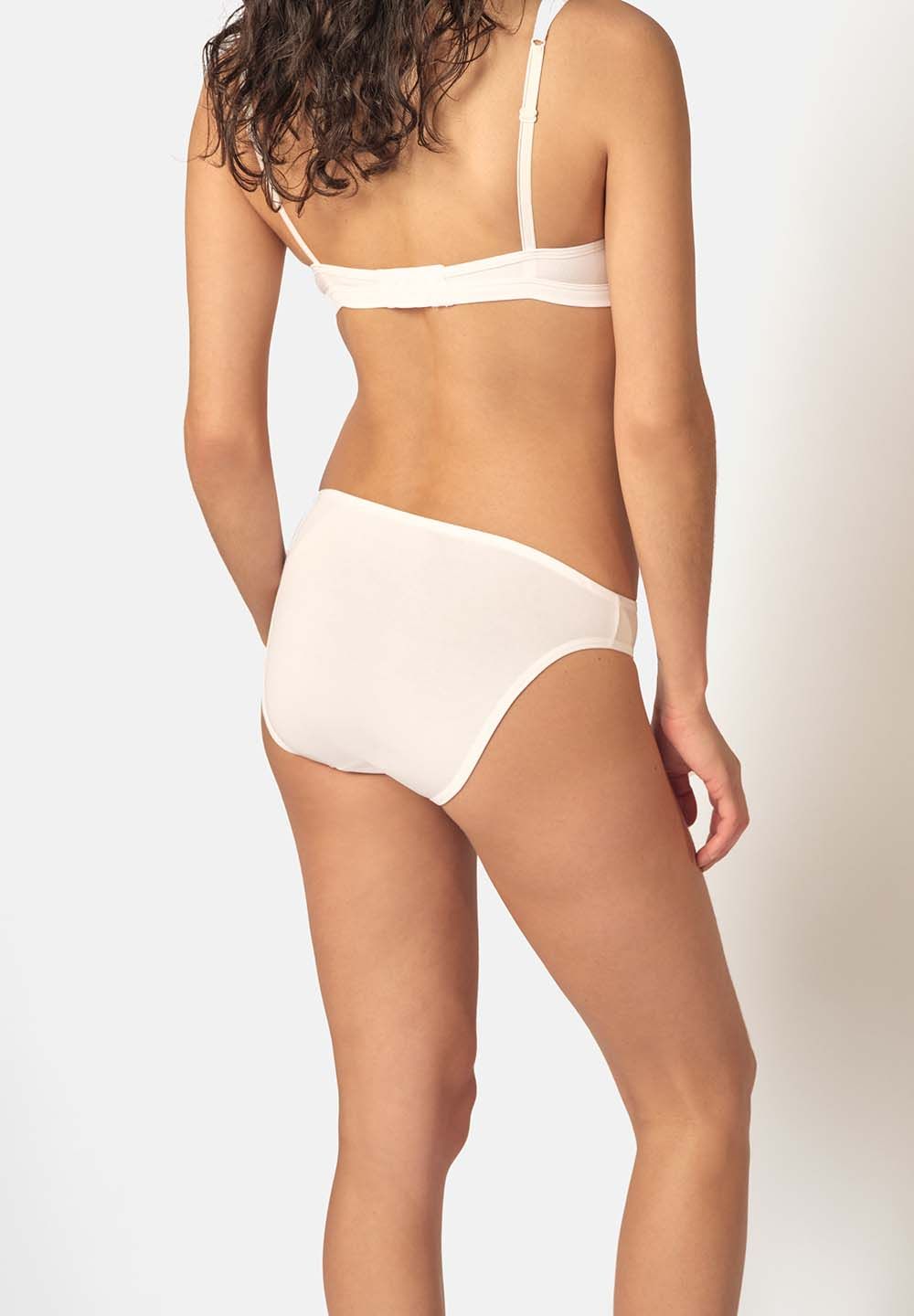 skiny_basic_w_cottonessentials_bikinibriefs_089349_080500_045.jpg