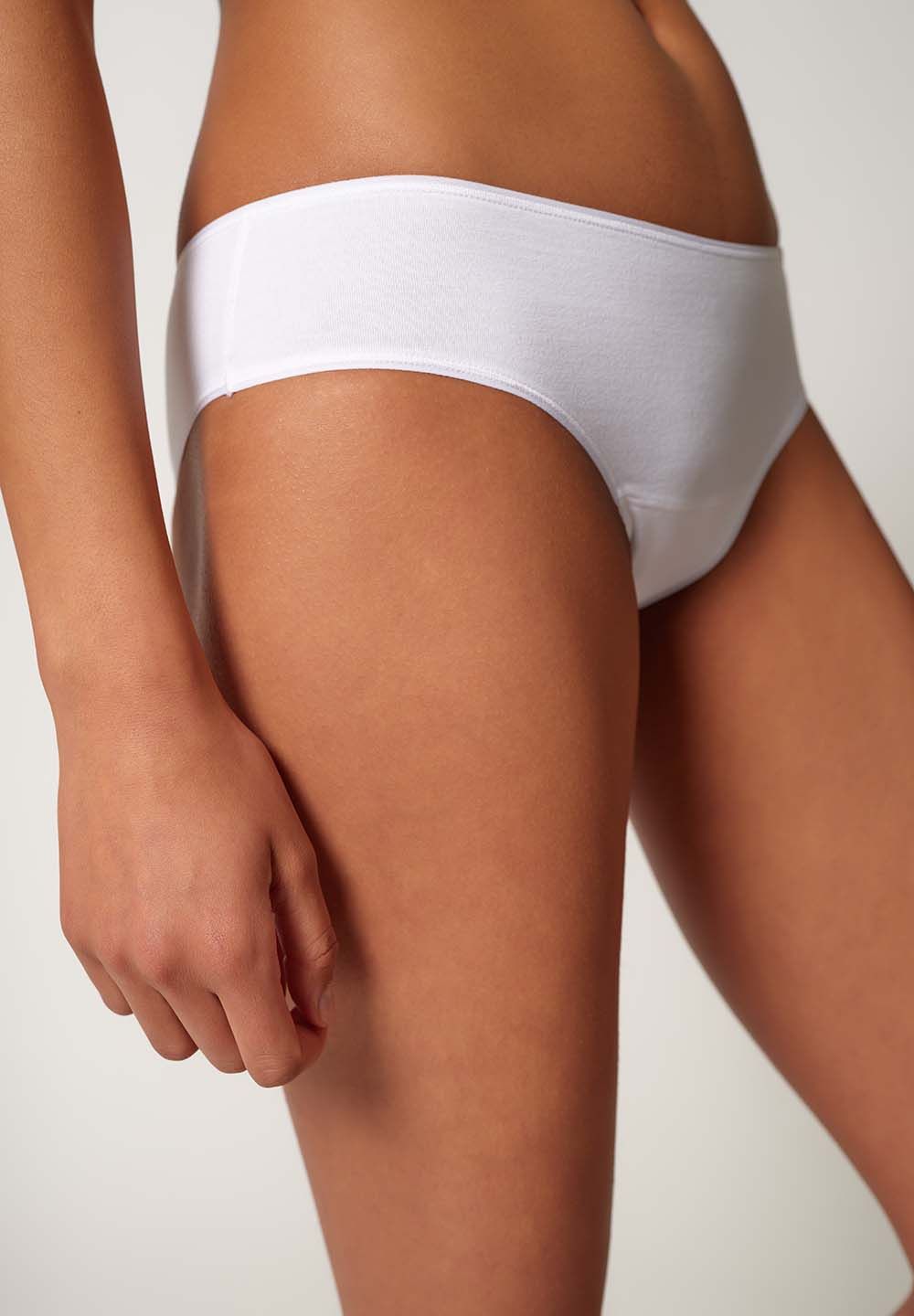 skiny_basic_w_cottonessentials_cheekypanty_082639_080500_090.jpg