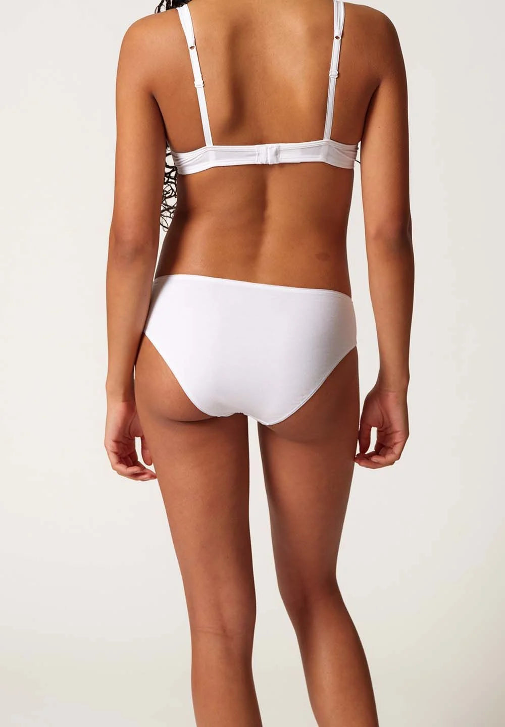 skiny_basic_w_cottonessentials_midibriefs_082638_080500_045.jpg